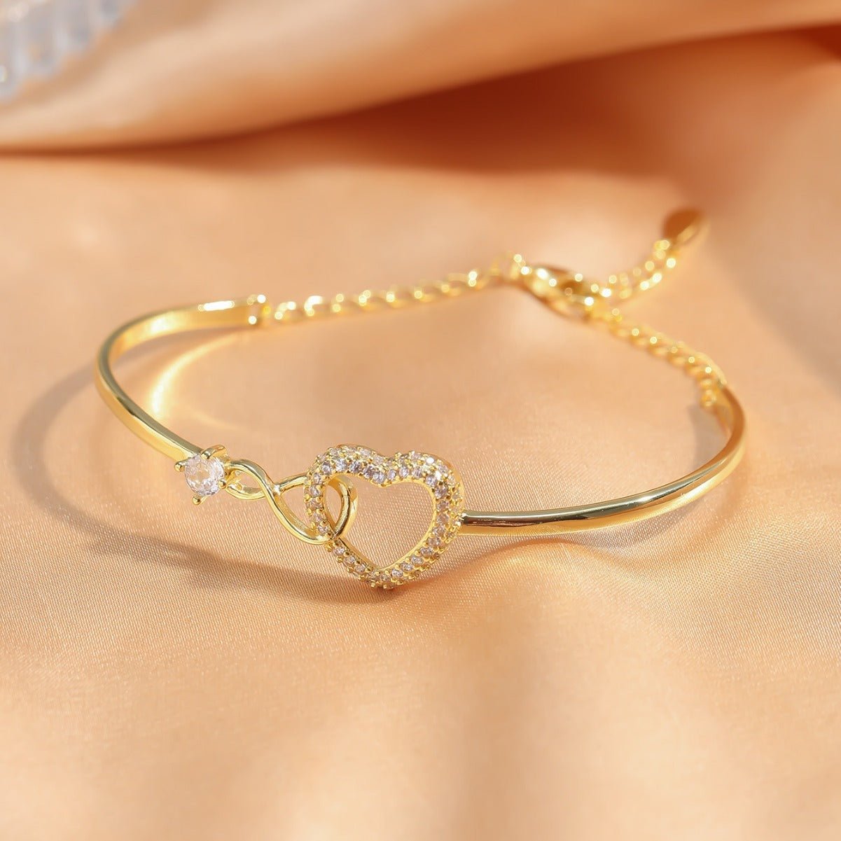 Chain Hollowed Heart Shape Bracelet Elegant High-Grade Design Female Urban Sale