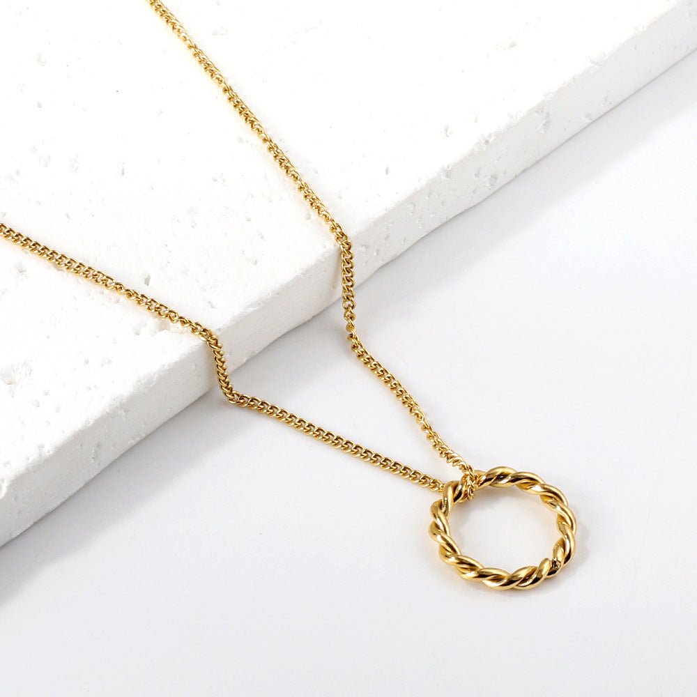 Women's Fashionable Exquisite Non-Fading Openwork Circle Gold Simple Twist Necklace Urban Sale